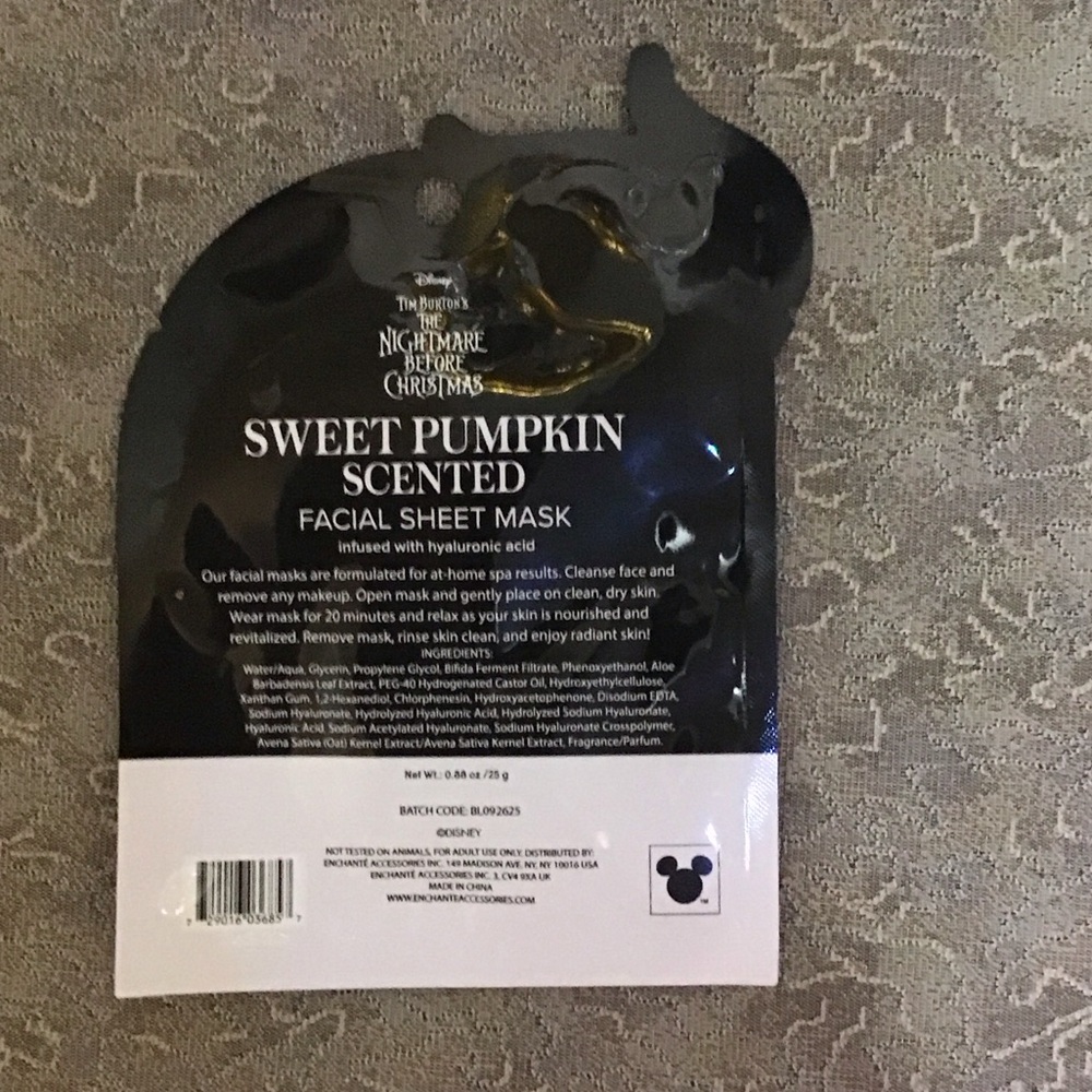 Disney branded Facial Mask Set Nightmare Before Christmas - Picture 7 of 7
